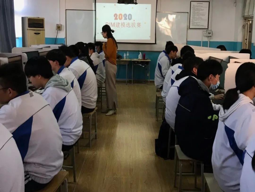 青岛房产学校举办“职业教育活动周”，活动丰富多彩.png